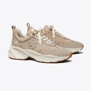 T MONOGRAM GOOD LUCK TRAINER Size 8M